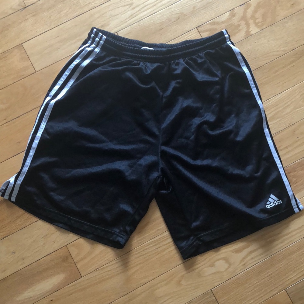 Men’s Large Adidas mesh shorts